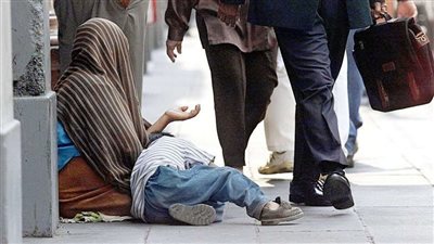 الأجهزة الأمنية تواصل حملاتها لمواجهة ظاهرة التسول التي تنتشر في الشوارع والميادين
