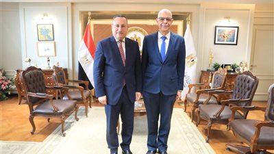 رئيس جامعة المنوفية يقدم التهنئة لوزير التعليم العالي ويؤكد دعم الجامعة للتطوير