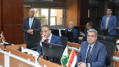 محافظ الجيزة يتفقد مركز سيطرة الشبكة الوطنية للطوارئ والسلامة العامة 