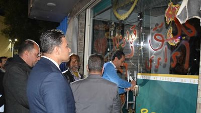 نائب محافظ السويس يواصل الحملات المسائية علي أسواق المحافظة