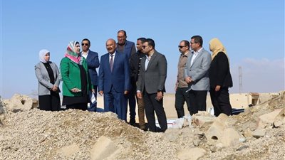 محافظ السويس يتفقد الأرض المخصصة لإنشاء مركز إيواء للكلاب