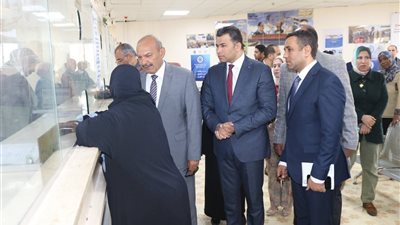 محافظ السويس يتفقد سير العمل بمركز عتاقة التكنولوجي