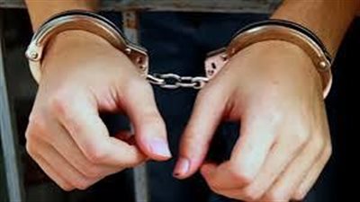 واقعة مأساوية أمين شرطة يطعن زوجته 9 طعنات أمام مدرستها بالزقازيق 