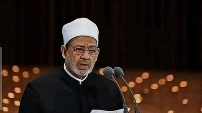  الرئيس السيسي أجرى اتصالاً هاتفًا بـ شيخ الأزهر للاطمئنان على حالته الصحية