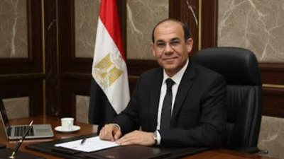 نائب السويس يجدد العهد لدعم القيادات السياسية بذكري انتصارات العاشر من رمضان 