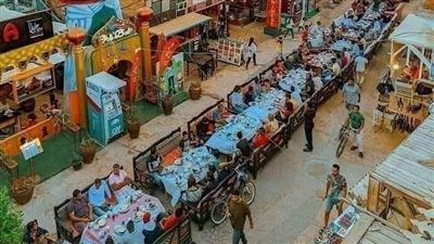 مائدة واحدة تجمع الجميع في دهب ..أطول إفطار رمضاني علي الممشى السياحي