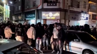 احتفالات في شوارع طهران بعد إعلان ترامب مقـتـل المرشد الإيراني علي خامنئي