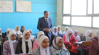جولة ميدانية جديدة… عطية يتابع مدارس العياط والصف ويؤكد استمرار الانضباط والتقييمات