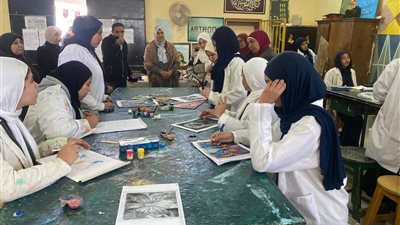 مدير تعليم السويس في جولة مفاجئة لمدرسة الصناعات بنات
