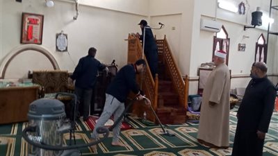 أوقاف السويس تكثف جهودها في نظافة وتطهير مساجد المحافظة