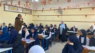 مدير تعليم السويس :أي تقصير في أداء الواجبات المدرسية سيواجه بالإجراءات القانونية