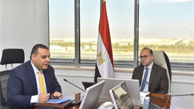  وزير الاستثمار:يعقد اجتماعاً مع رئيس التمثيل التجاري لمناقشة آليات عمل المكاتب التجارية