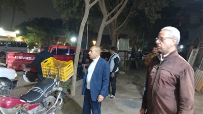 رئيس مركز ومدينة أبوالنمرس بجنوب الجيزة يقود حملة إشغالات ليلية لإعادة الإنضباط