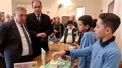 مدير تعليم البحيرة يتابع التصفيات النهائية لمسابقتي العلوم والمخترع والمبرمج الصغير بدمنهور
