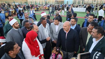 محافظ السويس يشارك الأهالي في حفل إفطار شمال المحافظة
