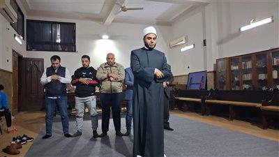 بمشهد يجسد قيم الوحدة الوطنية أداء صلاة المغرب بالكنيسة الإنجيلية بإفطار رمضانى