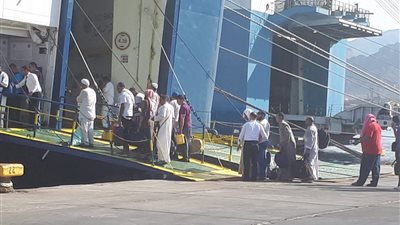 تداول 12 ألف طن و800 شاحنة بضائع بموانئ البحر الأحمر