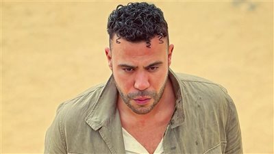 الفنان محمد إمام يعبر عن حبه لشخصية حمزة الدباح في مسلسل الكينج