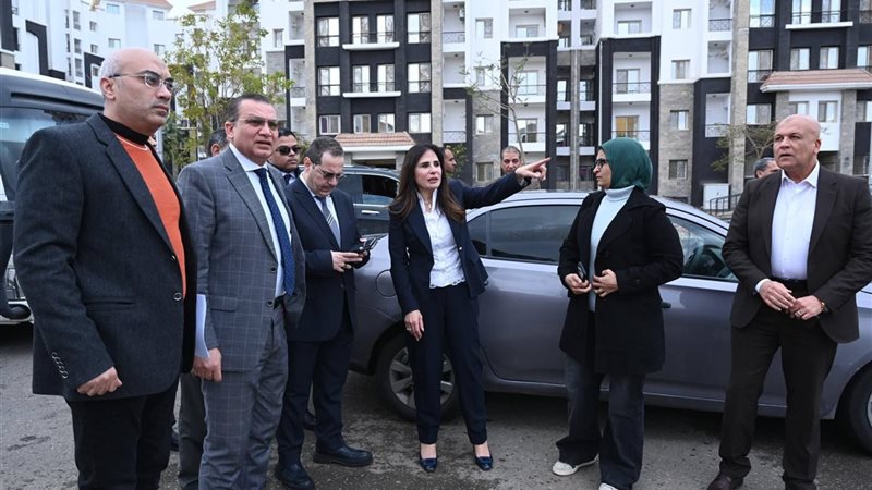 وزيرة الإسكان 