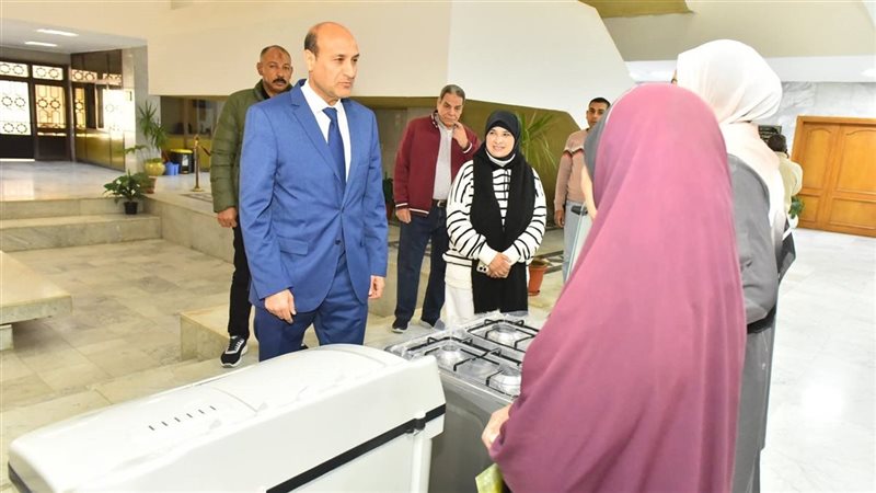 محافظ أسيوط يدعم