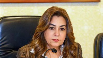 وزيرة التنمية المحلية تتابع المحافظات بتنفيذ قرار غلق المحال في التاسعة مساءً 