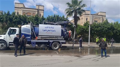 رئيس حي العجوزة..جهود مكثفة على مدار الساعة لمواجهة تجمعات الأمطار