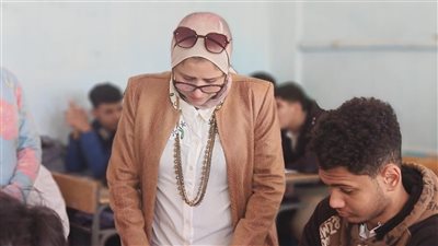 وكيل تعليم السويس تتابع الإمتحانات المحافظة ..وتشيد بطلاب المدرسة اليابانية