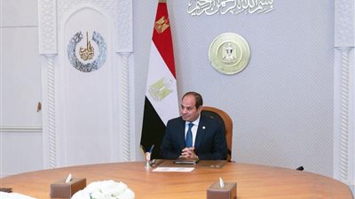  السيسي يجتمع مع الحكومة لمتابعة الجهود الحكومية في تنفيذ برنامج الإصلاح الاقتصادي