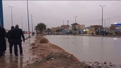 محافظ مطروح يقرر تعطيل الدراسة غدًا الخميس لسوء الأحوال الجوية وسقوط الأمطار 