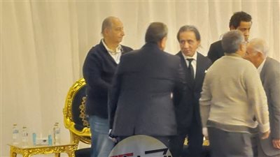حضور رفيع المستوى:وزراء ومسؤولون سابقون وحاليون يشاركون احمد عز عزاء والدته