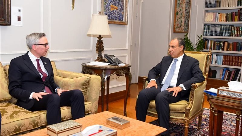 وزير الخارجية والسيد