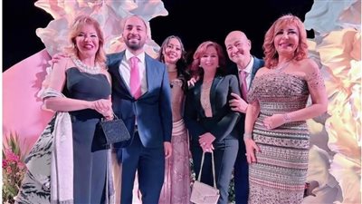بحضور نجوم الفن عمرو أديب ولميس الحديدي يحتفلان بخطوبة نجلهما 