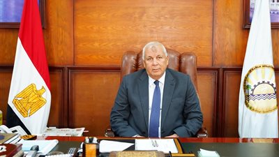 محافظ مطروح يعتمد عدد من عقود التقنين بمطروح ويُوجّه بسرعة استكمال الإجراءات