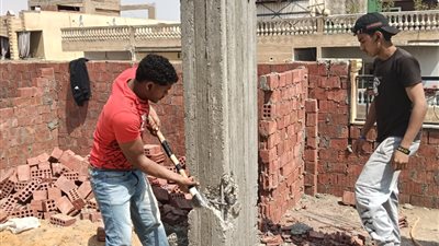 ضربات حاسمة للمخالفات بحي الهرم:إزالة عقار مخالف بقطاع الهضبة ضمن حملات الانضباط