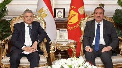 أبو ليمون يستقبل رئيس هيئة قناة السويس.. تعرف على التفاصيل