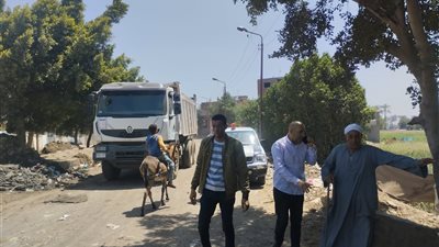 حملة نظافة مكبرة بالمنوات وطموه بقيادة رئيس مركز ومدينة أبو النمرس
