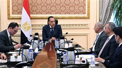 مدبولي يبحث توسعات «السويدي إلكتريك» وخطط تصنيع السيارات الكهربائية في مصر