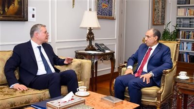 وزير الخارجية ووزير البترول يبحثان جذب الاستثمارات وتعزيز التعاون بقطاع الطاقة
