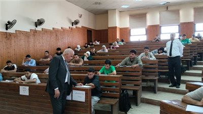 رئيس جامعة الدلتا التكنولوجية يتفقد لجان اختبارات نهاية الفصل الدراسي الثاني