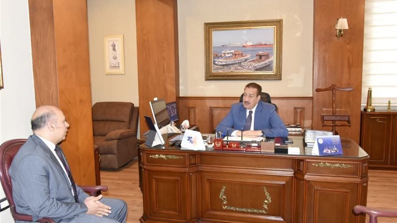 محافظ بورسعيد يستقبل