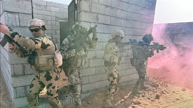 قوات الصاعقة تشارك