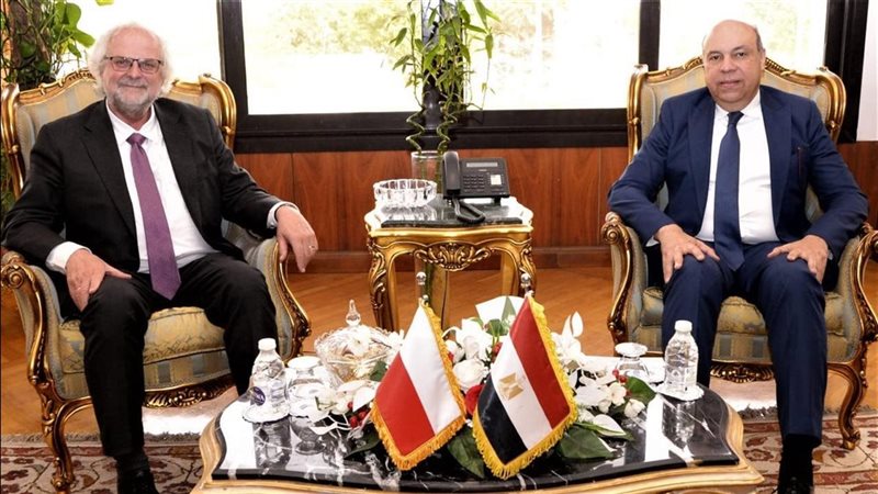 وزير الطيران المدني