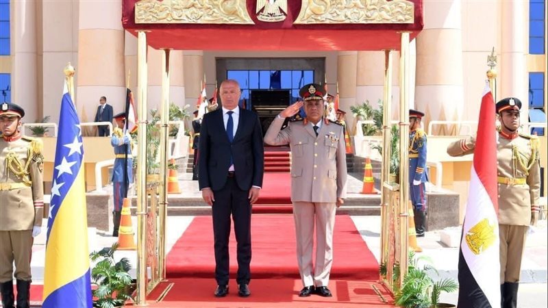     الفريق أشرف سالم زاهر يستقبل وزير دفاع البوسنة والهرسك