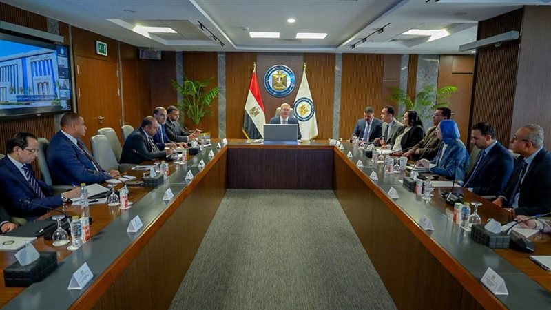 البترول: جذب الاستثمارات