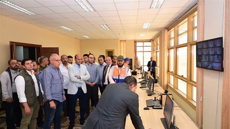 وزير الري يشدد على صيانة قناطر أسيوط واستمرار كفاءة تشغيلها