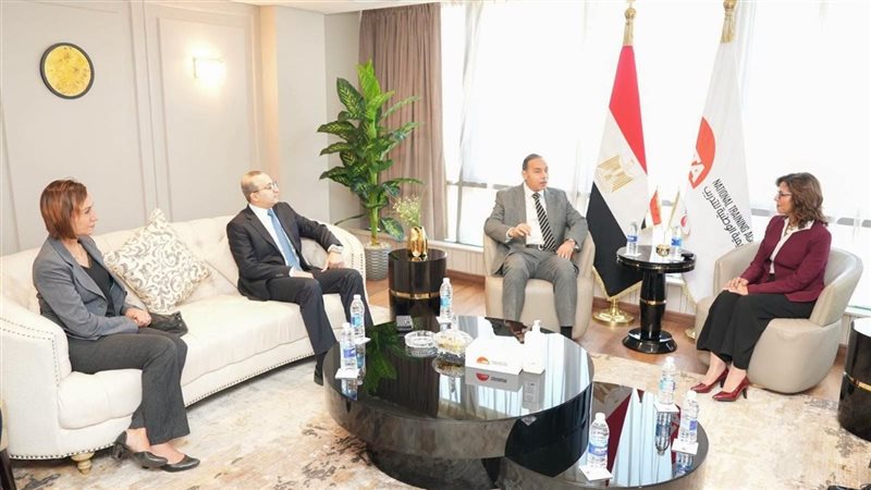 رئيس الرقابة المالية يبحث التعاون مع الأكاديمية الوطنية 