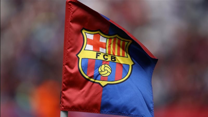     برشلونة يعزز