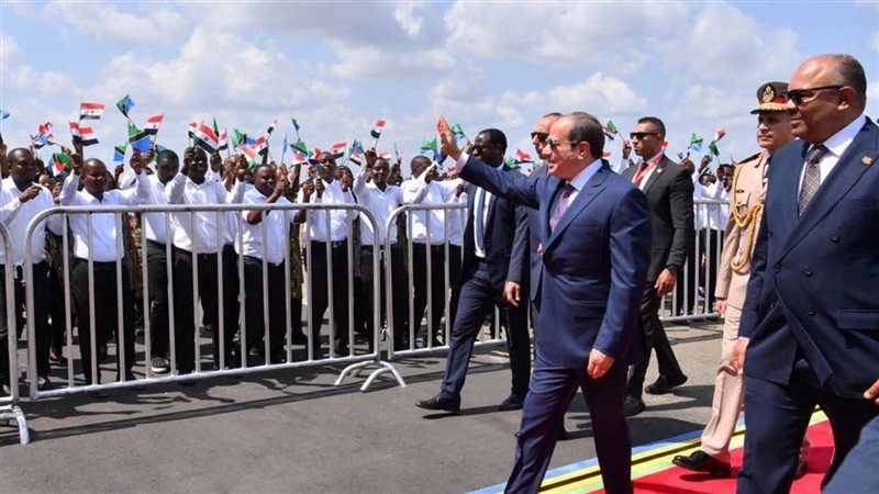السيسي يصل تنزانيا لبحث الاستثمار والشراكة الاقتصادية