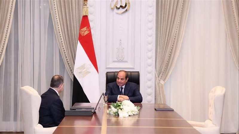 الرئيس السيسي يستقبل اللواء محمود توفيق بمدينة العلمين